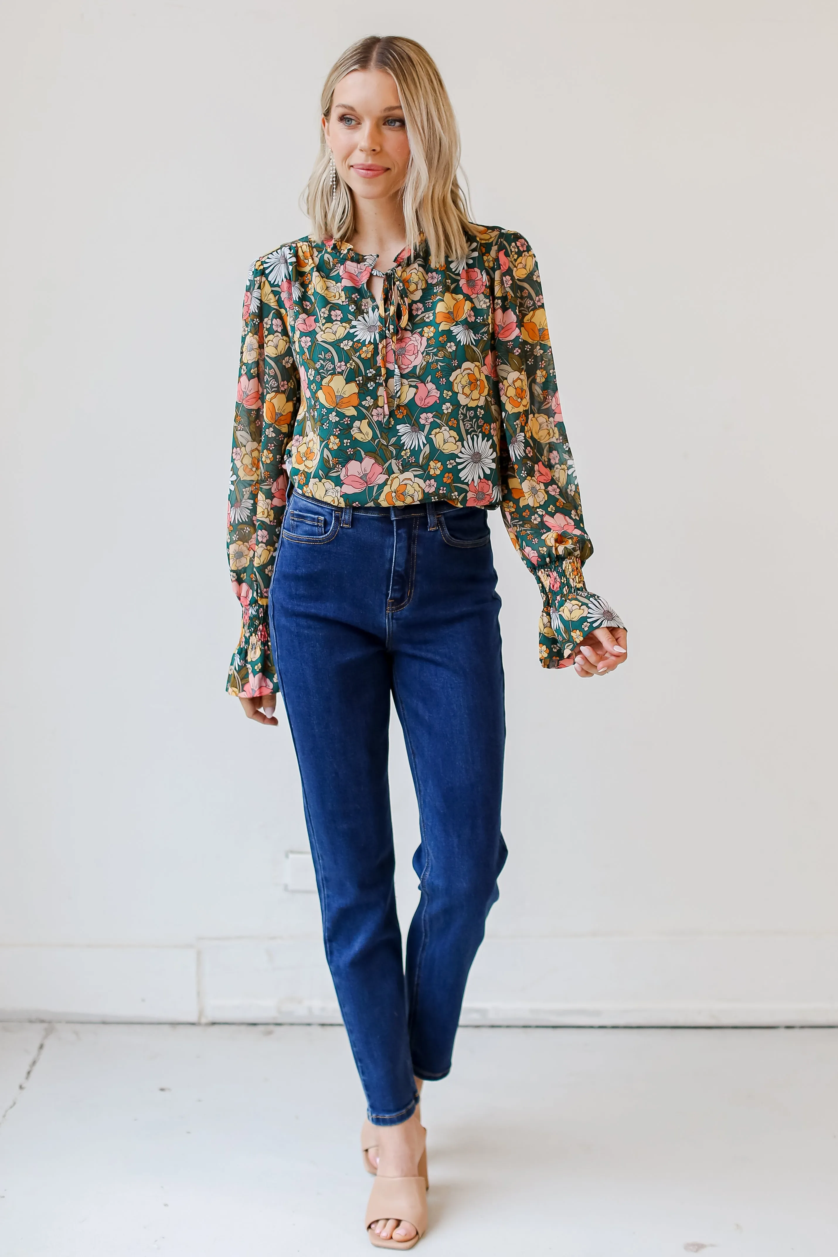 FINAL SALE - Stylish Flair Mom Jeans