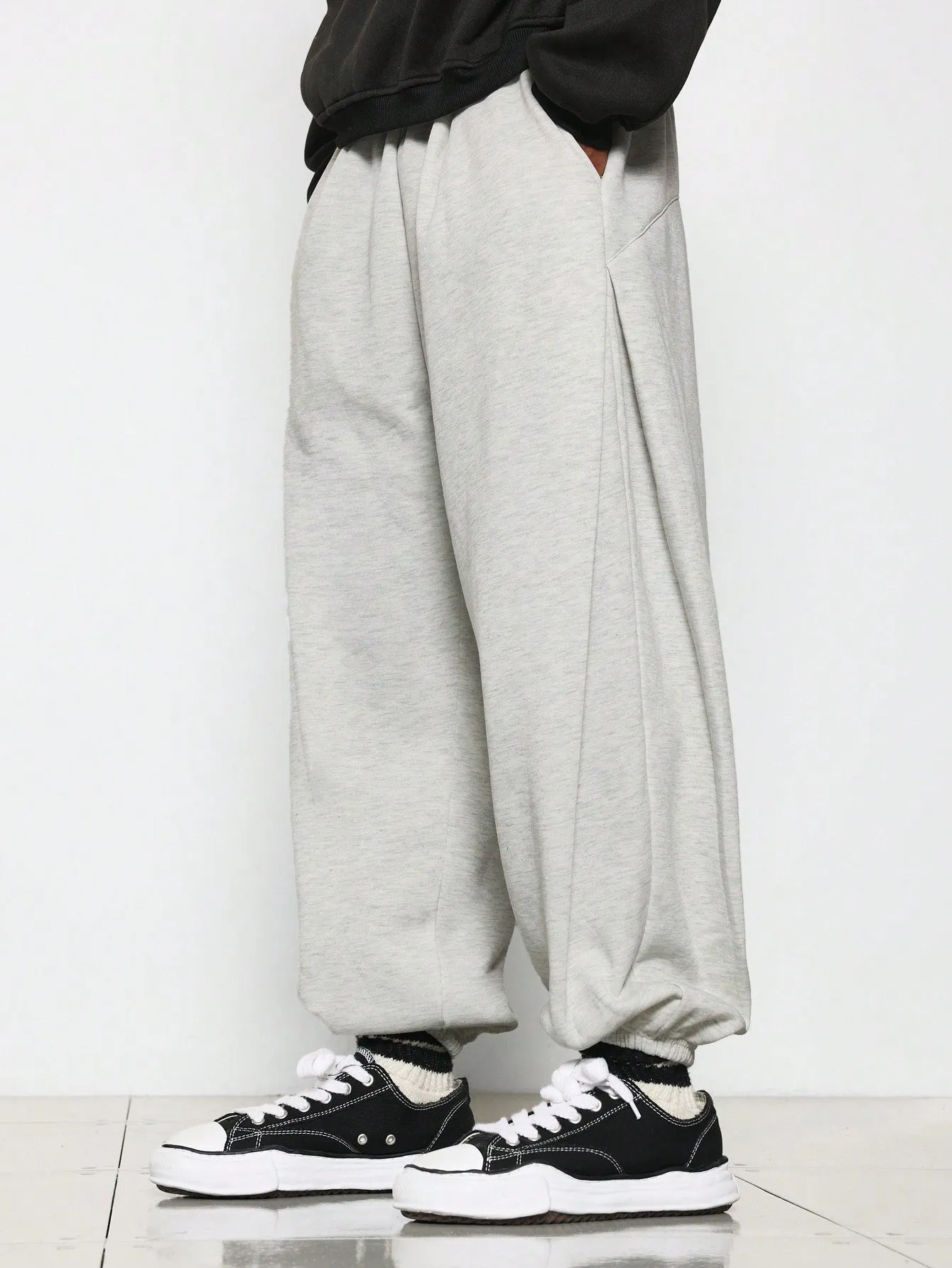 Loose Fit Side Pleated Cuffed Jogger